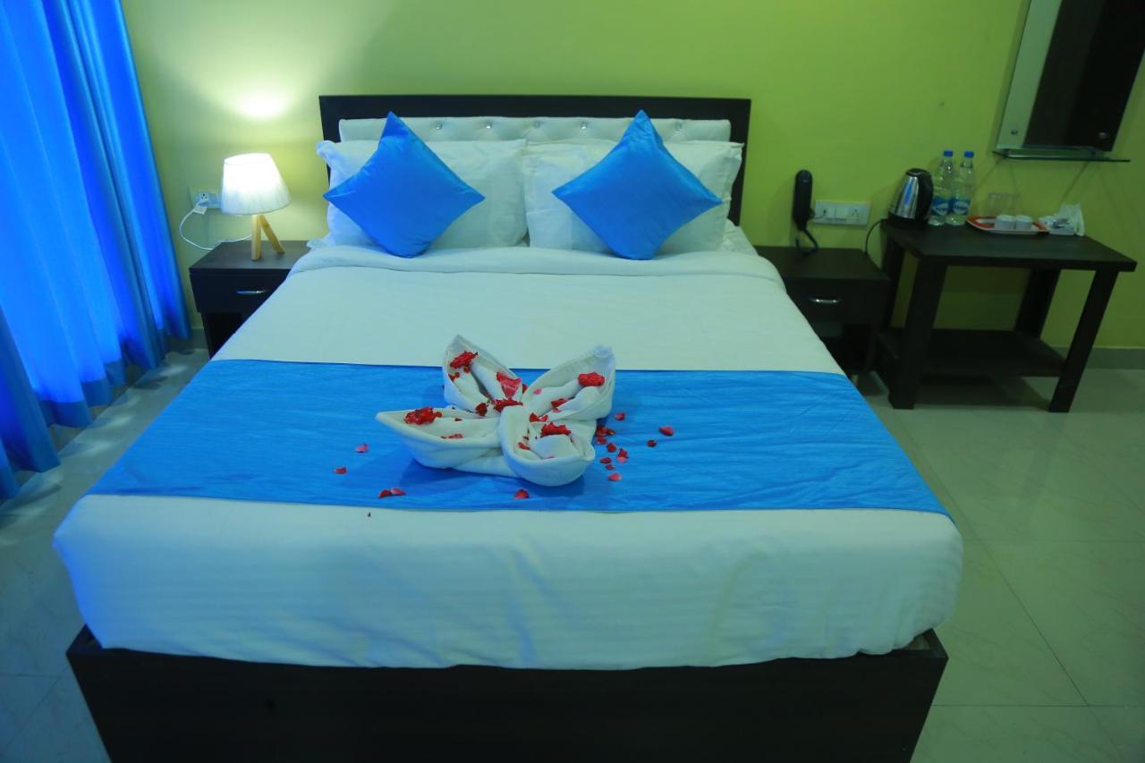 Hotel Sky Park Shamshabad Eksteriør billede